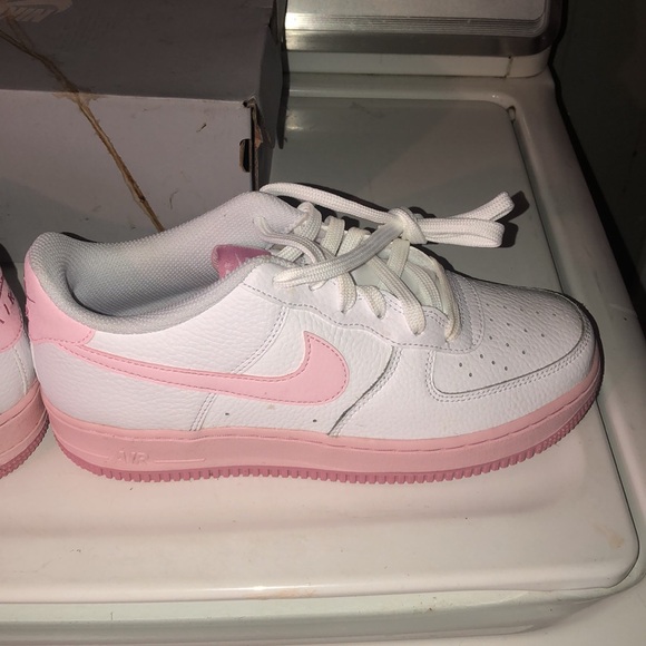 Size 7 girls pink and white clean asl Air Force 1 no scuffs no creases - Picture 4 of 9